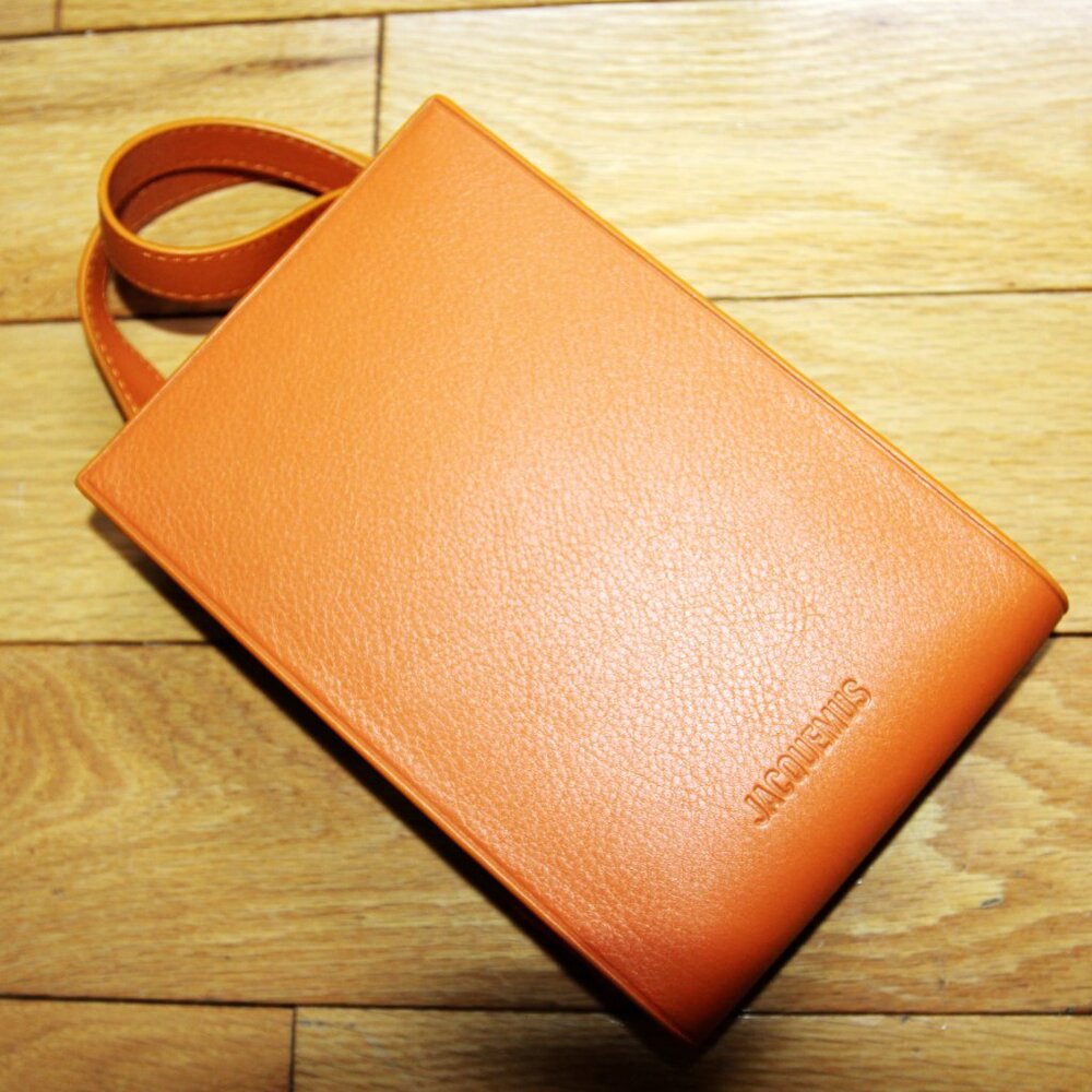 BNWT AW23 JACQUEMUS GADJO ORANGE NECK BAG - Picture 2 of 5